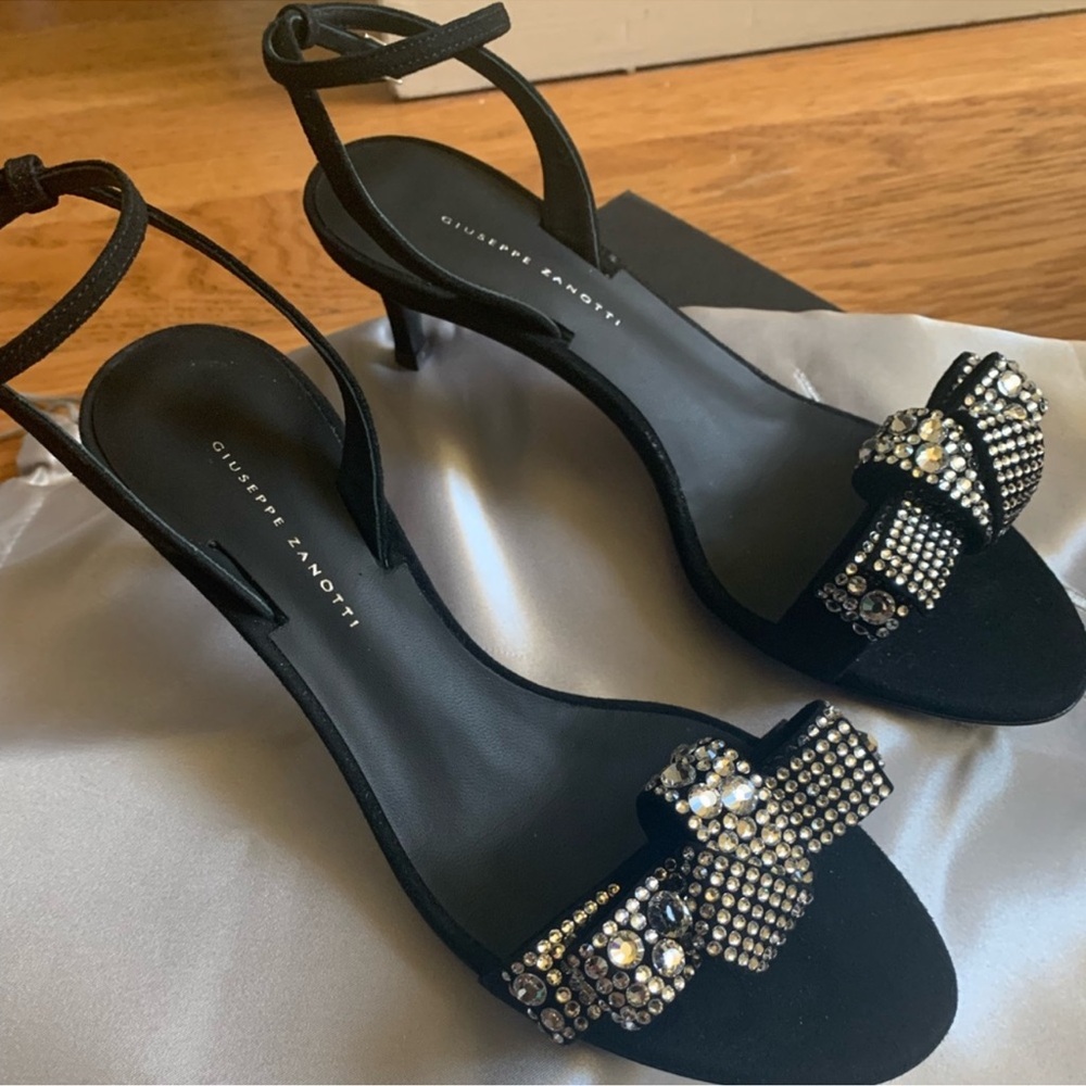 Giuseppe Zanotti Black Embellished Women's Mid Heels. Size 38 1/2